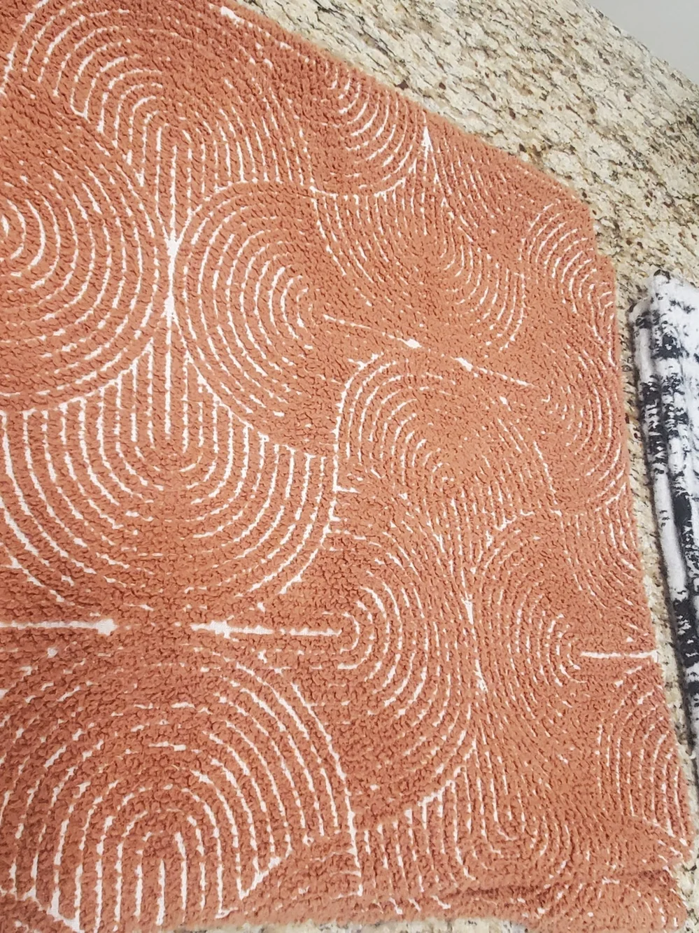 Set Of 4 Home Rust and Black Marble Patterned Pillow Casses